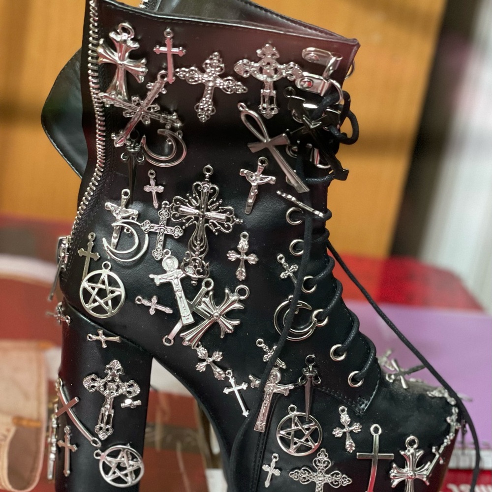 FOUND Widow  Idol worship boots!DOLLS KILL
